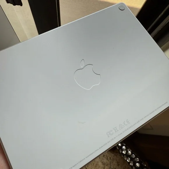Apple Magic Trackpad ホワイト a1535 A1535) Apple Magic Trackpad 2 (Silver/White) - MJ2R2LL/A